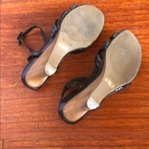 Shoes - Picture 4 of 4